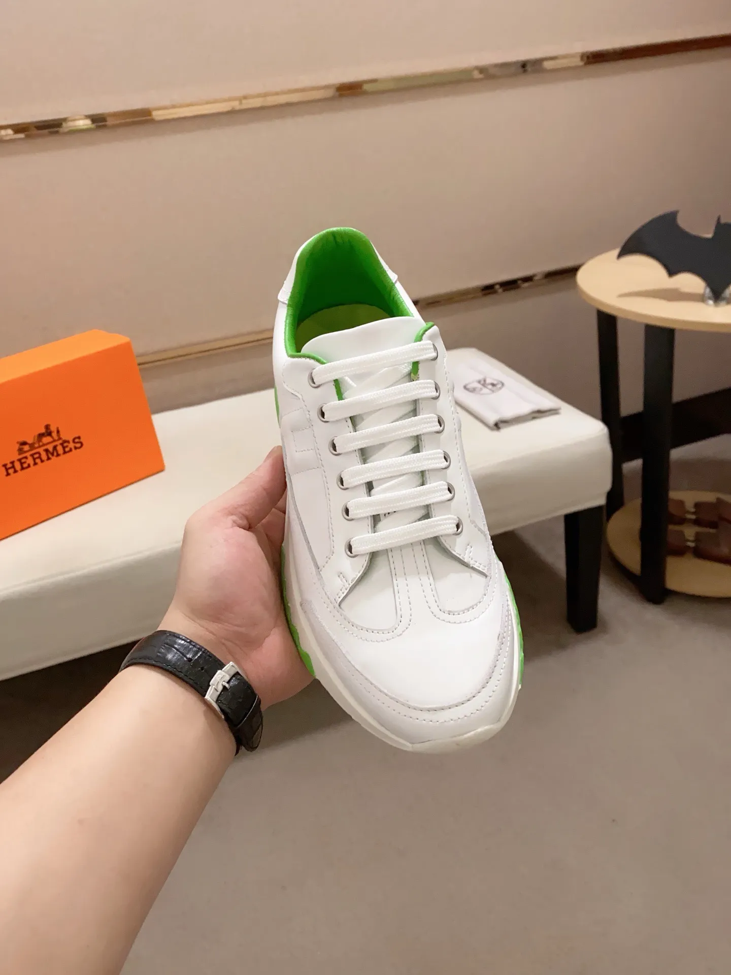 Ex-factory price: 500💰《HERMES》【Classic original single version】Hermès; top 🔝purchasing agent🔍🔍men's latest 🇺🇸sold simultaneously, original imported from Italy ▲▲first-layer cowhide ▲▲ (high-end, nobility and class) ) Exquisite workmanship (Italian 🇮🇹 imported water-dyed 🐂 cowhide lining) sole: original sole provided by the original factory, ⚠️exclusive double-layer activity·TPR·rubber·combined molded outsole; super comfortable·wear-resistant·non-slip·environmental protection The real thing is more beautiful when photographed in kind (high quality, following orders), you can come in and out at will * Number of yards: 38·39·40·41·42·43·44# (can be customized 45.)